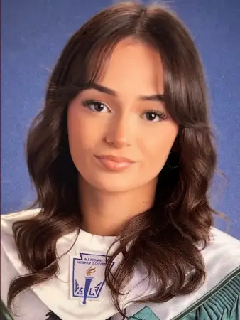 Zoe G., Founders' Scholarship Recipient